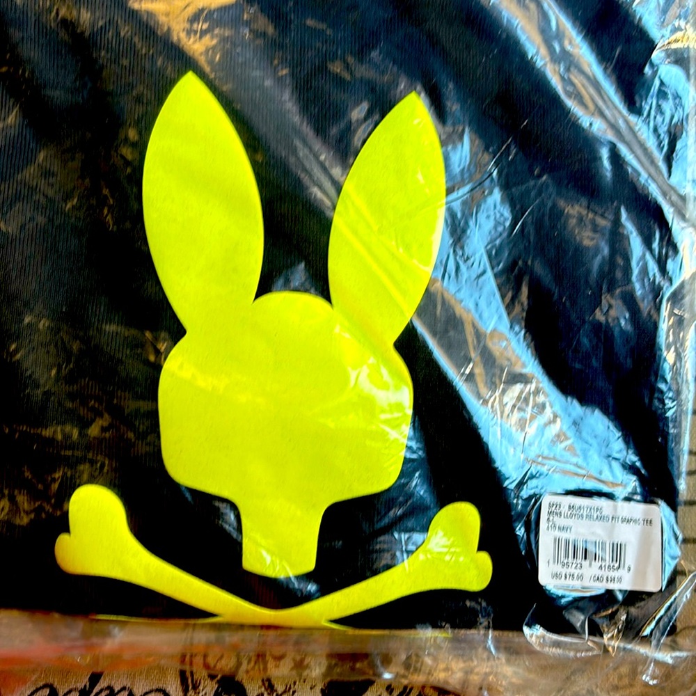 Brand new psycho bunny tshirt 6L,,,color is 410 Navy but it looks black